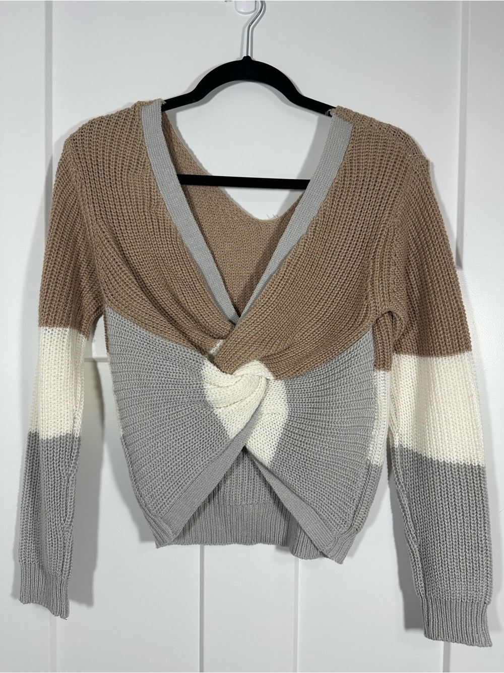 Twist Front V-Neck Colorblock Sweater in Taupe, Gray & Cream